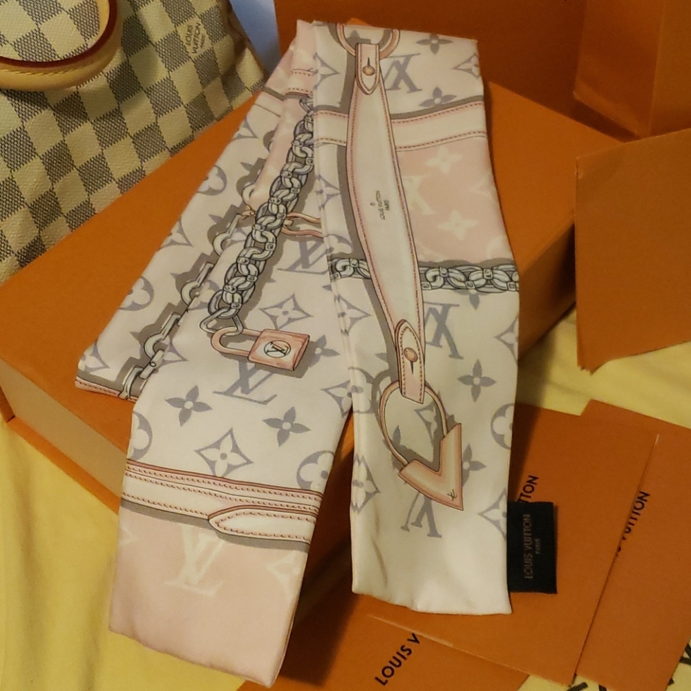 Louis Vuitton Monogram Pink Confidential Bandeau💞 - Picture 4 of 7